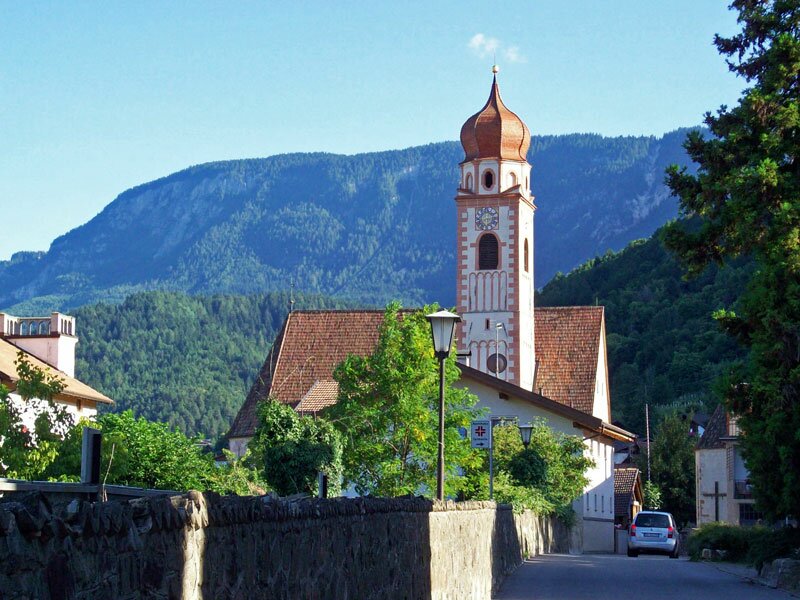 Wanderung von Tisens nach Völlan und zum Kirchlein von St. Hippolyt