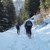 skitourengeher laugenalm forstweg