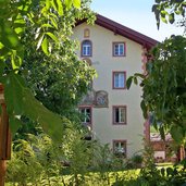 voellan blick in den garten vom bauernmuseum