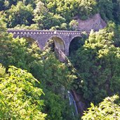 voellan gampenpass strasse viadukt