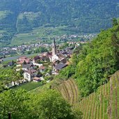 algund altes dorf dahinter neue siedlung