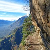 vellauer felsenweg aussicht richtung vinschgau