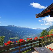 dorf tirol mut gasthaus steinegg ausblick vinschgau