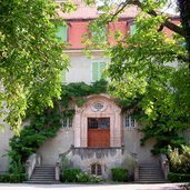 dorf tirol johanneum portal