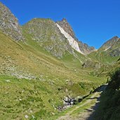 schneeberg wanderweg und sicht zur guertelwand