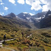 wanderweg bei seebersee talschluss