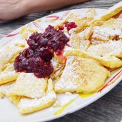 RS Almen Spitzner Alm Kaiserschmarrn mit Preiselbeeren Granten