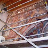 prissian grissian sankt jakob kirche fresken mit dolomiten