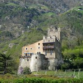 schloss hochnaturns fruehling