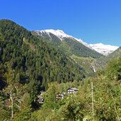 zieltal noerdlich von partschins und texelgruppe mit schnee