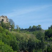 schloss brunnenburg bei dorf tirol