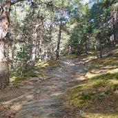 weg von ratschill nach st martin im kofel am sonnenberg herbst