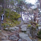 weg von ratschill nach st martin im kofel am sonnenberg herbst stationenweg