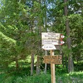 weg von st felix klammeben nach tretsee abzweigung schilder