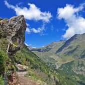 spronsertal weg wegmarkierung felsen silvaner knott