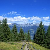 mutkopf blick auf hirzer ifinger wanderweg nach mutspitze