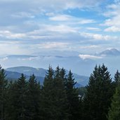 meran aussicht richtung laugen und brenta dolomiten