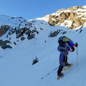 schneeschuhwandern aufstieg steil baumgrenze