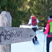 Schneeschuhwanderung Kreuzjoechel Meran Weg zur Maiseralm ciaspole merano avelengo