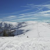 Schneeschuhwanderung Kreuzjoechel Meran Blick vom Spieler auf Kreuzjoechl Kreuzjoch und Karkofel