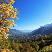 herbst blick auf lana