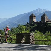 Schloss Leonburg Radfahrer