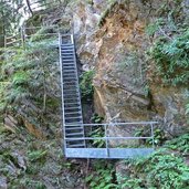 weg nr nach st pankraz gesichert treppen