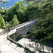 meran roemerbruecke gilfpromenade