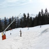 weg nr von steinrast nach st moritz ulten winter bei skipiste sinkmoos