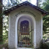 weg nach st anna pfistrad hubertus kapelle am schintleregg