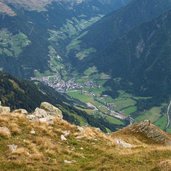 gipfel matatzspitze blick auf st leonhard passeier