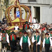 Traubenfest meran musikkapelle tracht