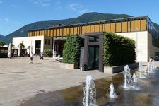 meran thermenplatz therme meran