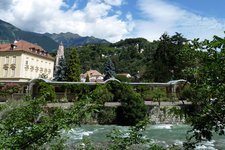 meran winterpromenade wandelhalle